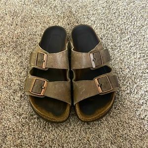 Birkenstocks🤎
